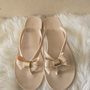 Aldo Women's Cream Bow Sandals Size 37- US 7